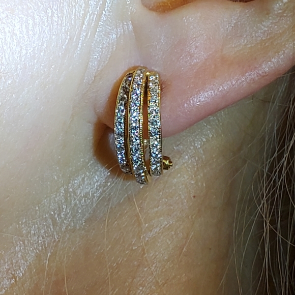 18K   GOLD DIAMOND EARRINGS. - Picture 7 of 10
